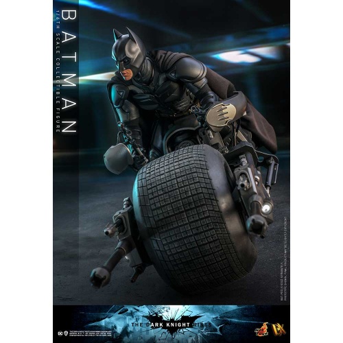 hot-toys---tdkr---batman-collectible-figure_pr3